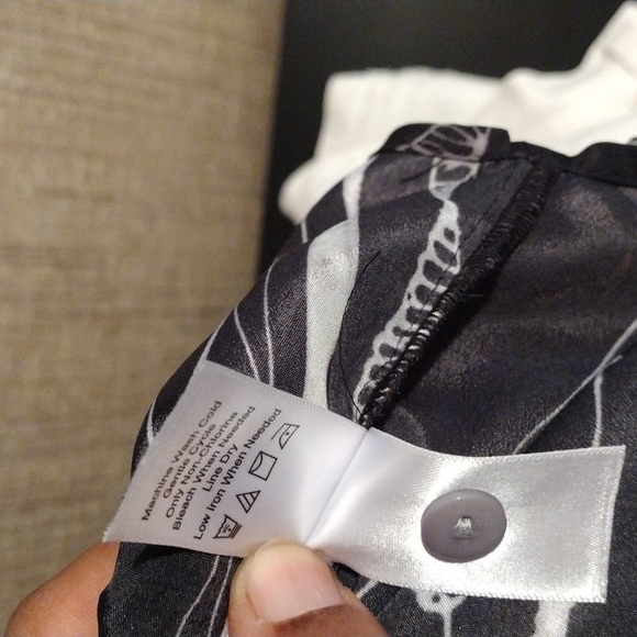 Coldwater Creek Plus Size Abstract Top 2X - Picture 9 of 9